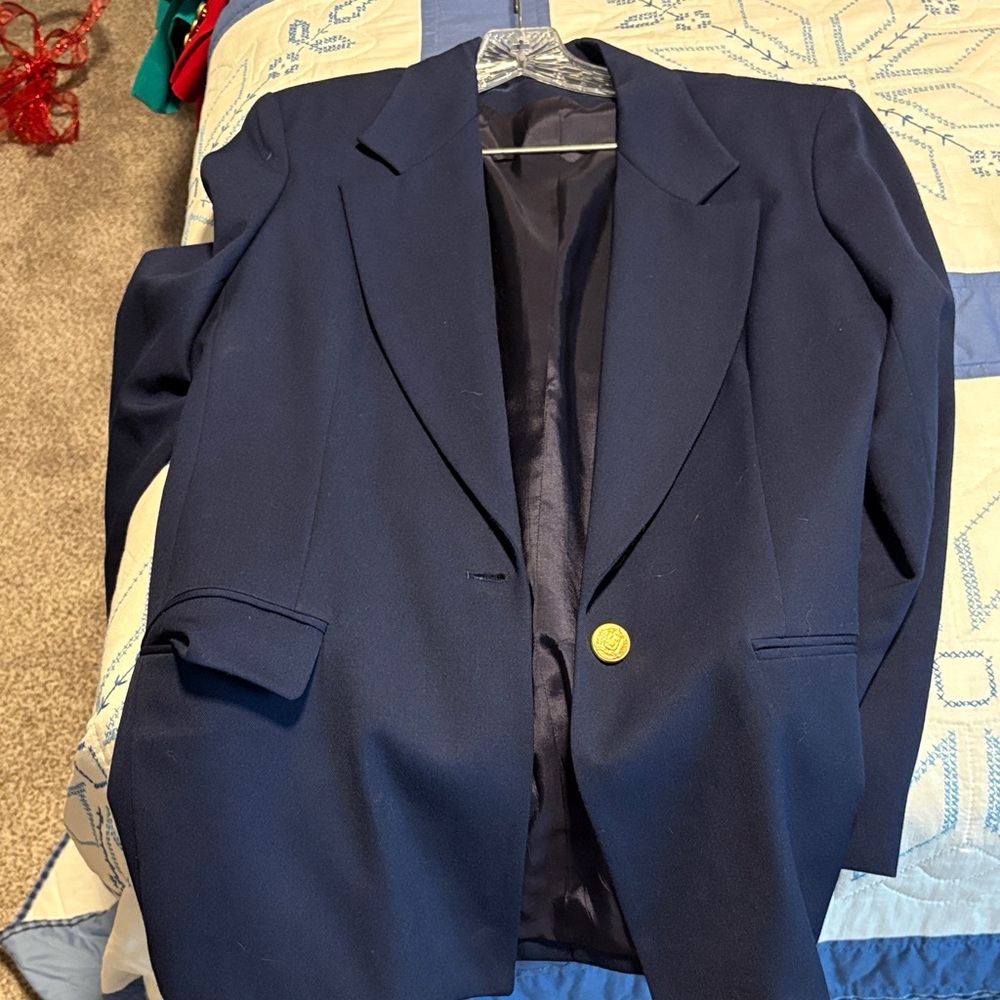 Jacket size 8, skirt size 8, pants size 6,